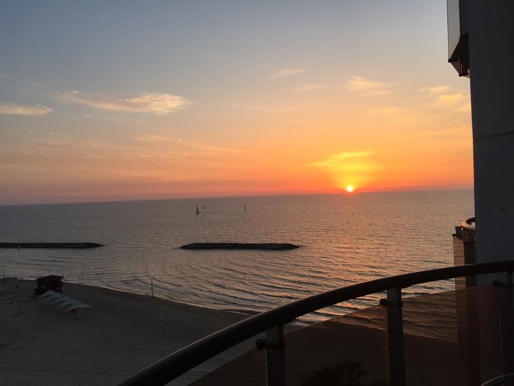 Raphael Apartments Herzliya Экстерьер фото